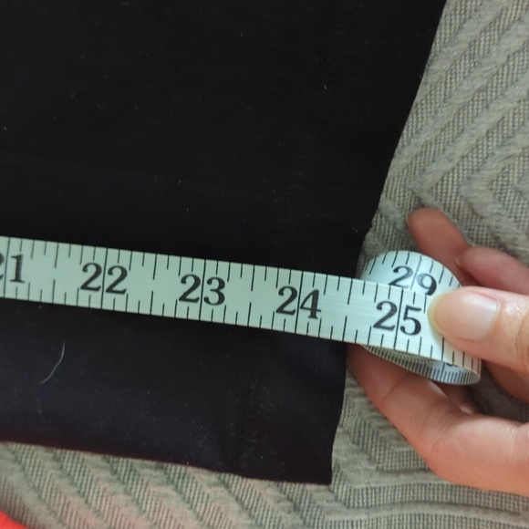 Lululemon Capri Pants - Picture 5 of 6